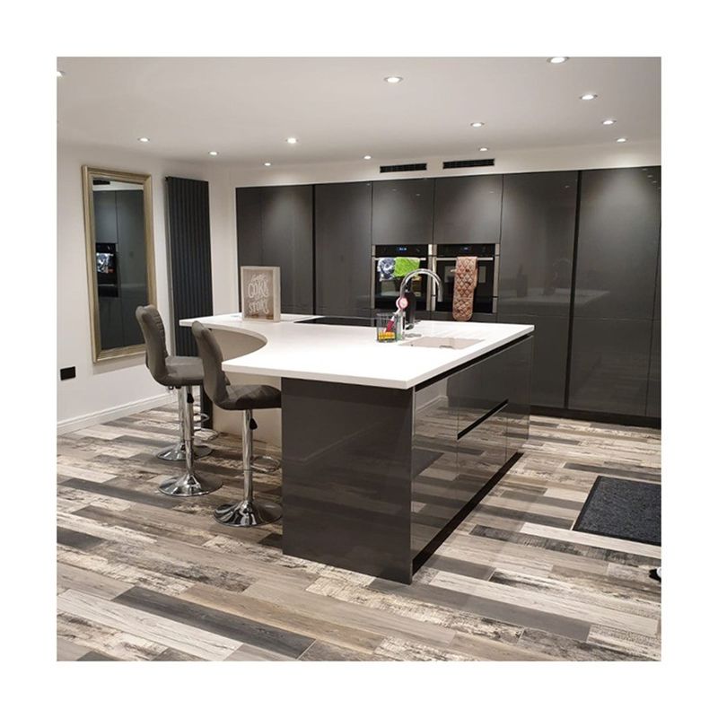 Blum Hardware Κουζίνα Νησί ντουλάπι με μαύρο σχεδιασμό