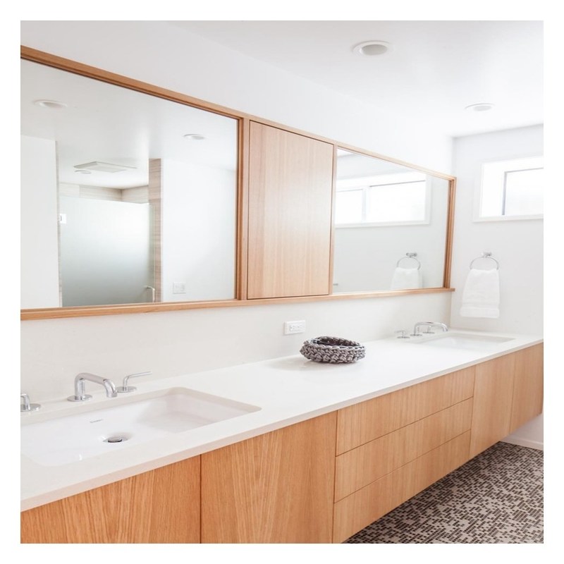 Σύγχρονο σχεδιασμό σκούρο ξύλο Σκόρνο μπάνιο ντουλάπι με τοίχο και πλακέτο πίνακα πόρτας