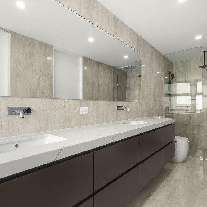 Σύγχρονο τοίχο τοποθετημένο μπάνιο Vanity Set με έξυπνο καθρέφτη ντουλάπι πλάτος 38-46